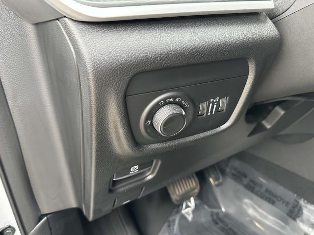 Photo of 2024 Bright White Clearcoat Jeep Grand Cherokee