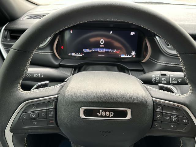 Photo of 2024 Bright White Clearcoat Jeep Grand Cherokee