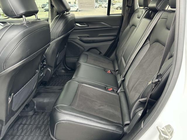 Photo of 2024 Bright White Clearcoat Jeep Grand Cherokee