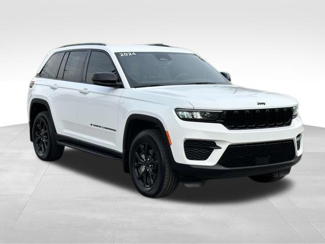 Photo of 2024 Bright White Clearcoat Jeep Grand Cherokee