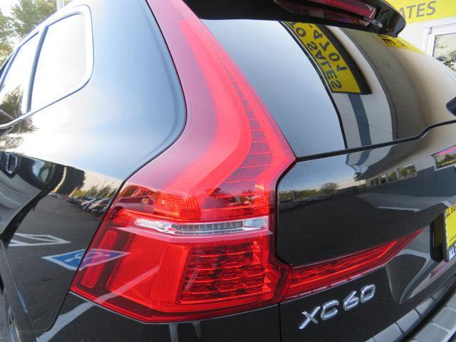 Photo of 2018 Onyx Black Metallic Volvo XC60