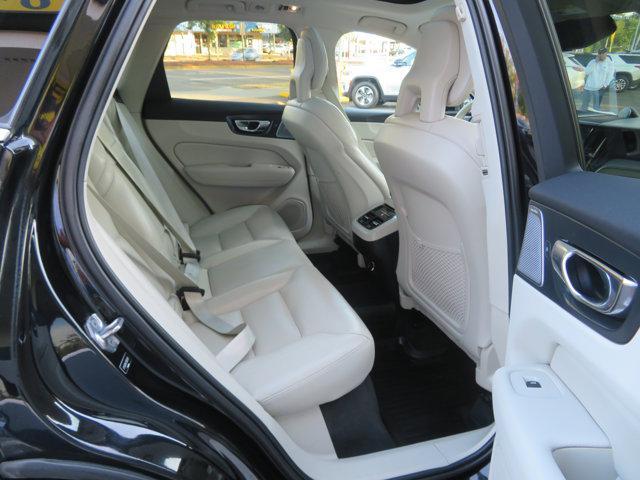 Photo of 2018 Onyx Black Metallic Volvo XC60