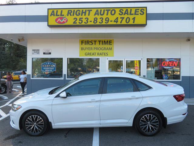 Photo of 2021 Pure White Volkswagen Jetta