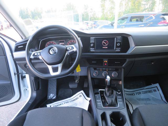 Photo of 2021 Pure White Volkswagen Jetta