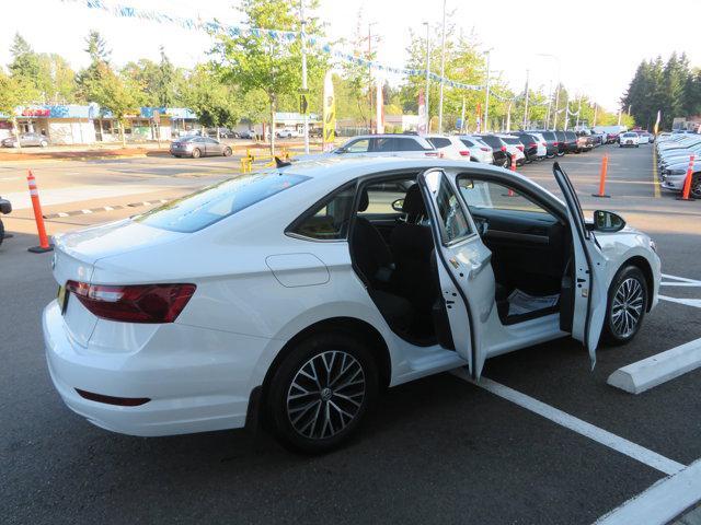 Photo of 2021 Pure White Volkswagen Jetta
