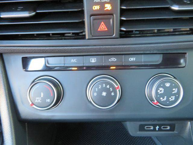 Photo of 2021 Pure White Volkswagen Jetta