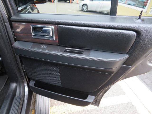 Photo of 2017 Magnetic Gray Metallic Lincoln Navigator