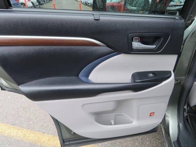 Photo of 2016 Alumina Jade Metallic Toyota Highlander