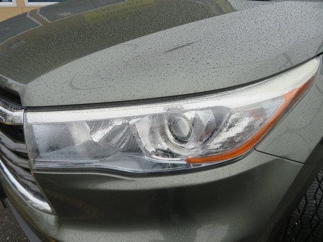 Photo of 2016 Alumina Jade Metallic Toyota Highlander