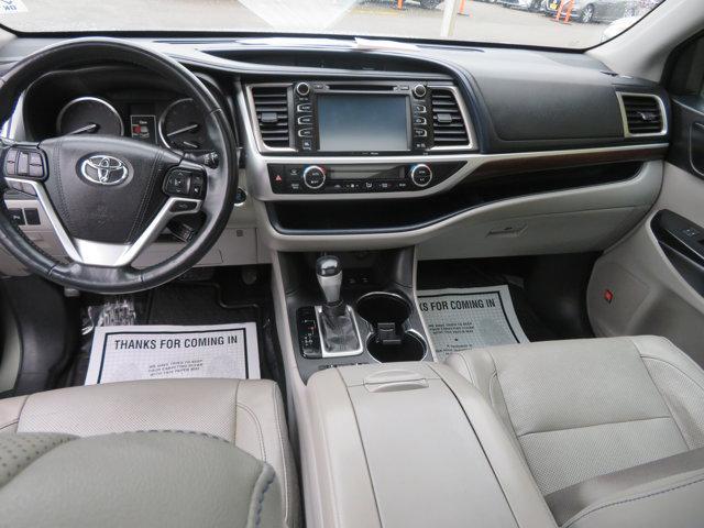 Photo of 2016 Alumina Jade Metallic Toyota Highlander