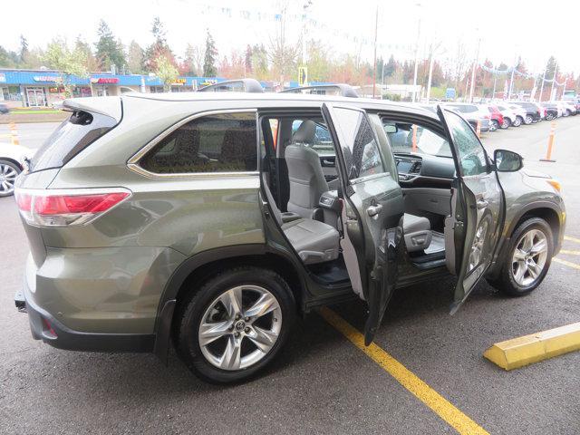 Photo of 2016 Alumina Jade Metallic Toyota Highlander