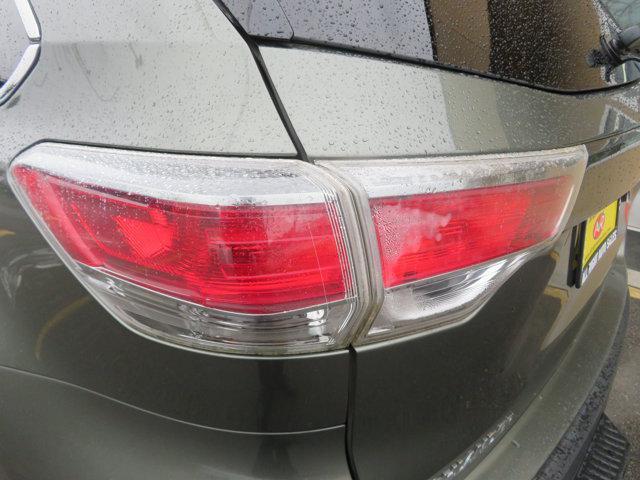 Photo of 2016 Alumina Jade Metallic Toyota Highlander