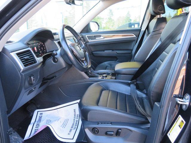 Photo of 2018 Deep Black Pearl Volkswagen Atlas