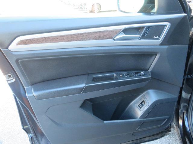 Photo of 2018 Deep Black Pearl Volkswagen Atlas