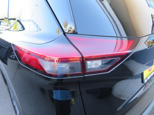 Photo of 2021 Super Black Nissan Rogue
