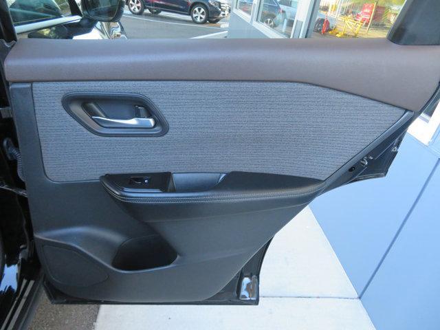 Photo of 2021 Super Black Nissan Rogue