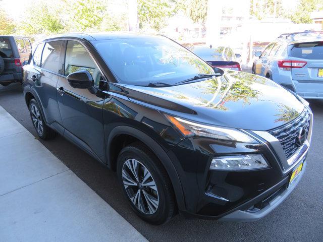 Photo of 2021 Super Black Nissan Rogue