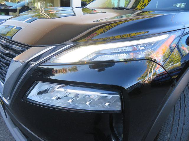Photo of 2021 Super Black Nissan Rogue