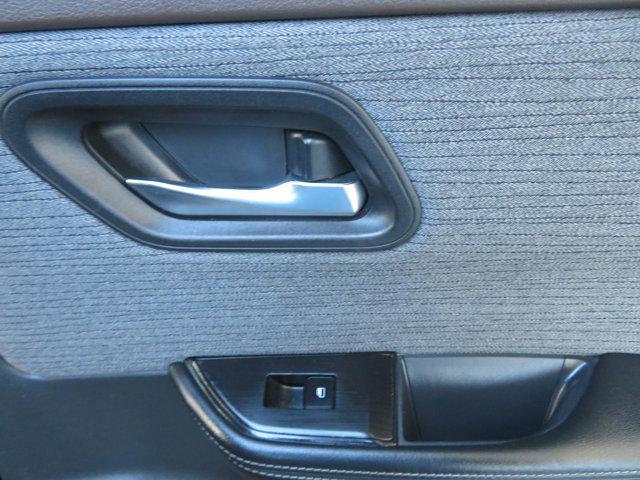 Photo of 2021 Super Black Nissan Rogue