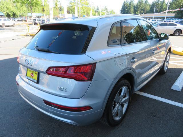 Photo of 2018 Florett Silver Metallic Audi Q5
