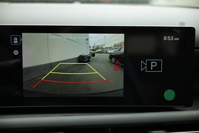 Photo of 2025 Atlas White Hyundai SANTA CRUZ