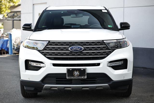 Photo of 2021 White Ford Explorer
