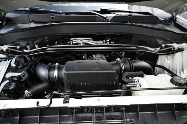 Photo of 2021 White Ford Explorer