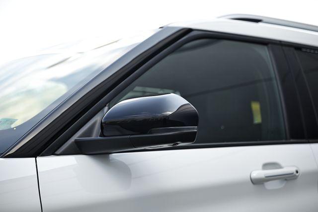 Photo of 2021 White Ford Explorer