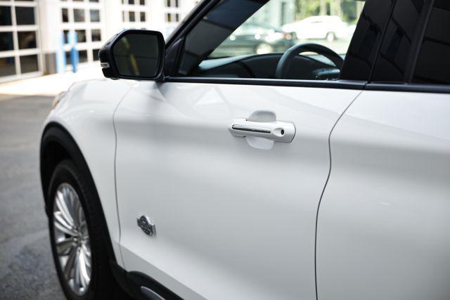 Photo of 2021 White Ford Explorer