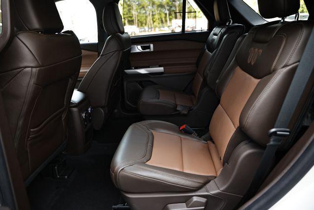 Photo of 2021 White Ford Explorer
