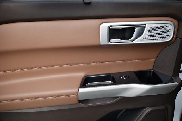Photo of 2021 White Ford Explorer