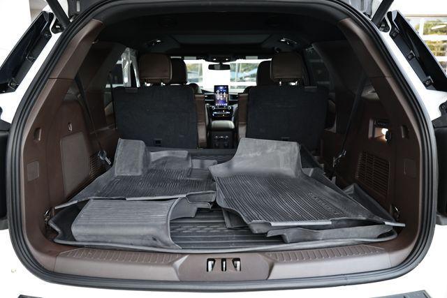 Photo of 2021 White Ford Explorer