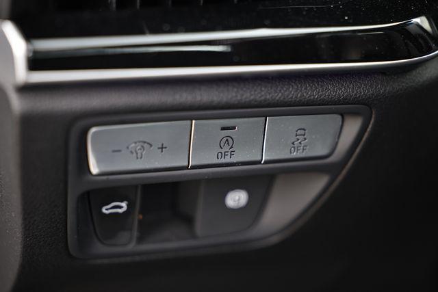Photo of 2022 Uyuni White Genesis G80