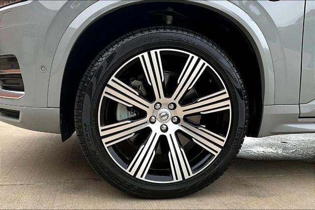 Photo of 2025 Metallic Volvo XC90 Plug-In Hybrid