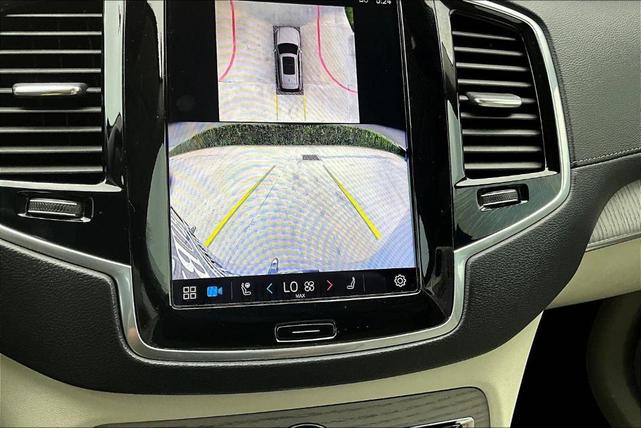 Photo of 2025 Metallic Volvo XC90 Plug-In Hybrid