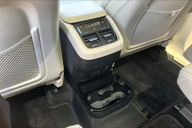 Photo of 2022 Savile Gray Metallic Volvo XC90