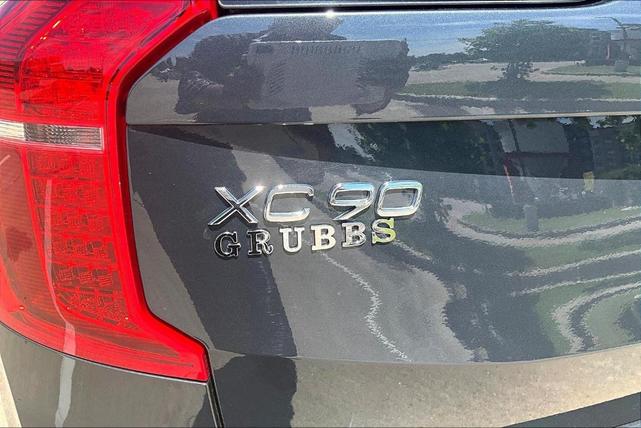 Photo of 2022 Savile Gray Metallic Volvo XC90