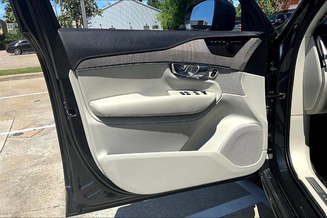 Photo of 2022 Savile Gray Metallic Volvo XC90