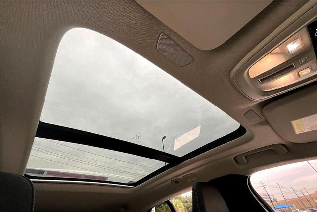 Photo of 2025 Crystal White Pearl Volvo XC40