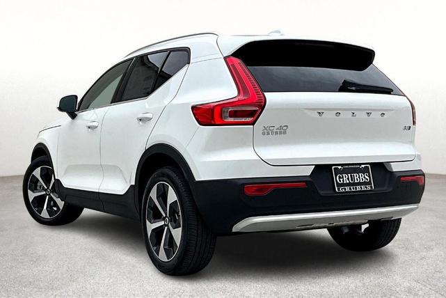 Photo of 2025 Crystal White Pearl Volvo XC40