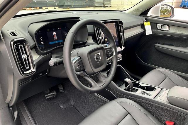 Photo of 2025 Crystal White Pearl Volvo XC40