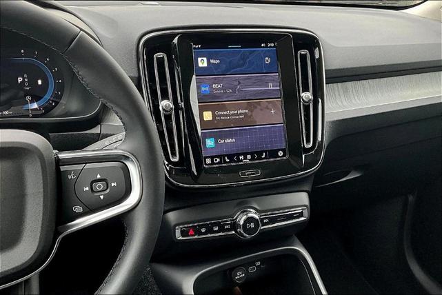 Photo of 2025 Crystal White Pearl Volvo XC40