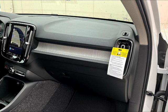Photo of 2025 Crystal White Pearl Volvo XC40