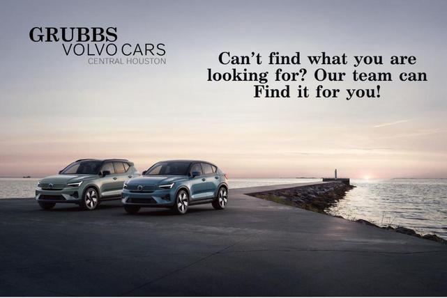 Photo of 2025 Crystal White Pearl Volvo XC40