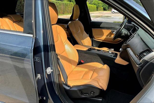 Photo of 2024 Denim Blue Metallic Volvo XC90