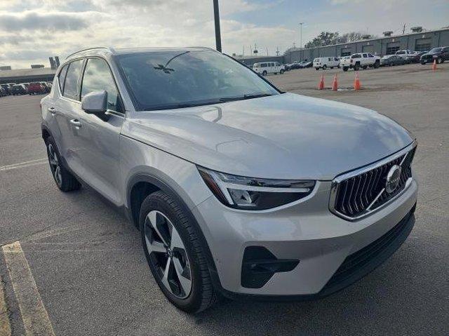 2025 Volvo XC40