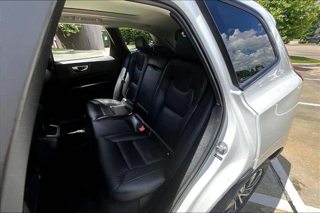 Photo of 2025 Bright Volvo XC60