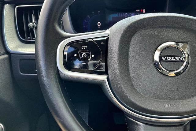 Photo of 2025 Bright Volvo XC60