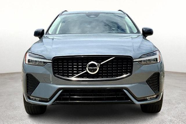 Photo of 2023 Thunder Gray Metallic Volvo XC60