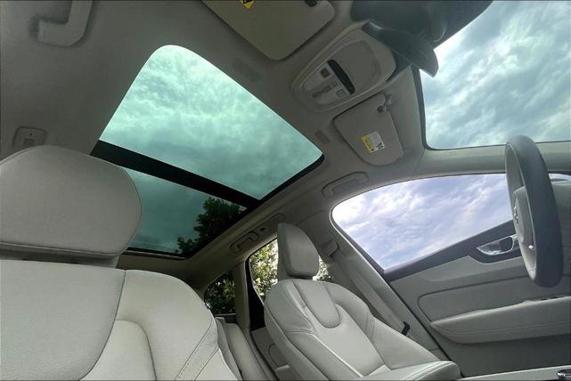 Photo of 2023 Thunder Gray Metallic Volvo XC60